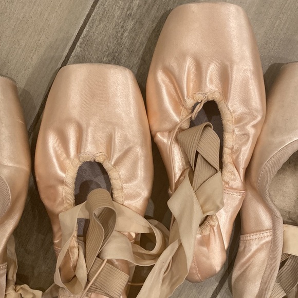 COPY - Old Pointe Shoes ($15 a pair)🩰 - Picture 3 of 5